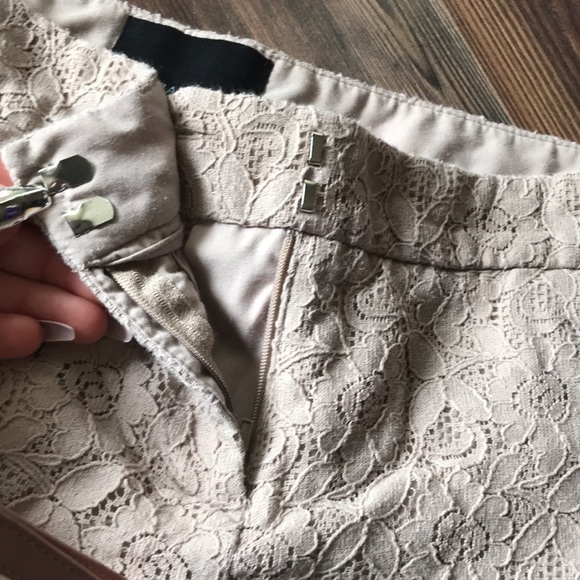 Lace dress shorts - Picture 3 of 8